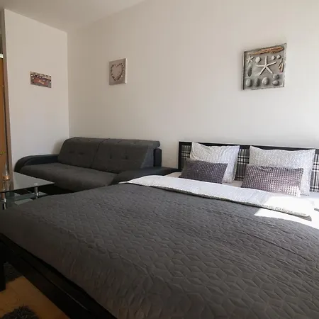 Apartament Brattia